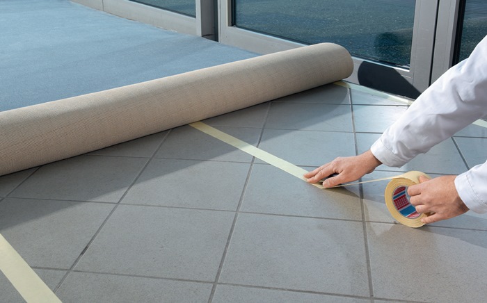 Doppelseitiges Klebeband tesafix® 4944 L.25m B.50mm weiß Rl.TESA