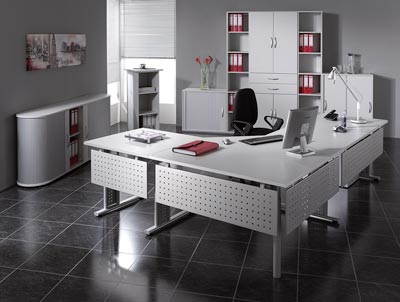 PC-Schreibtisch, BxTxH 1800x1000x680-820 mm, links 425 mm, höhenverstellbar, Platte buche, C-Fuß-Gestell silber