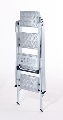 Sicherheitstreppe, klappbar, mit Riffelblechbelag, mit Bügel, Plattformhöhe 700 mm, 3 Stufen, Arbeitshöhe 2700 mm, Stufen BxT 360x230 mm, 8,4 kg