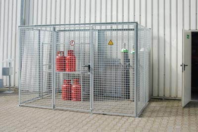 Gasflaschen-Depot, feuerverzinkt, ohne Dach, mit Flügeltür, max. Kapazität 78 Gasflaschen Durchm. 230 mm, BxTxH 3100x1500x2100 mm